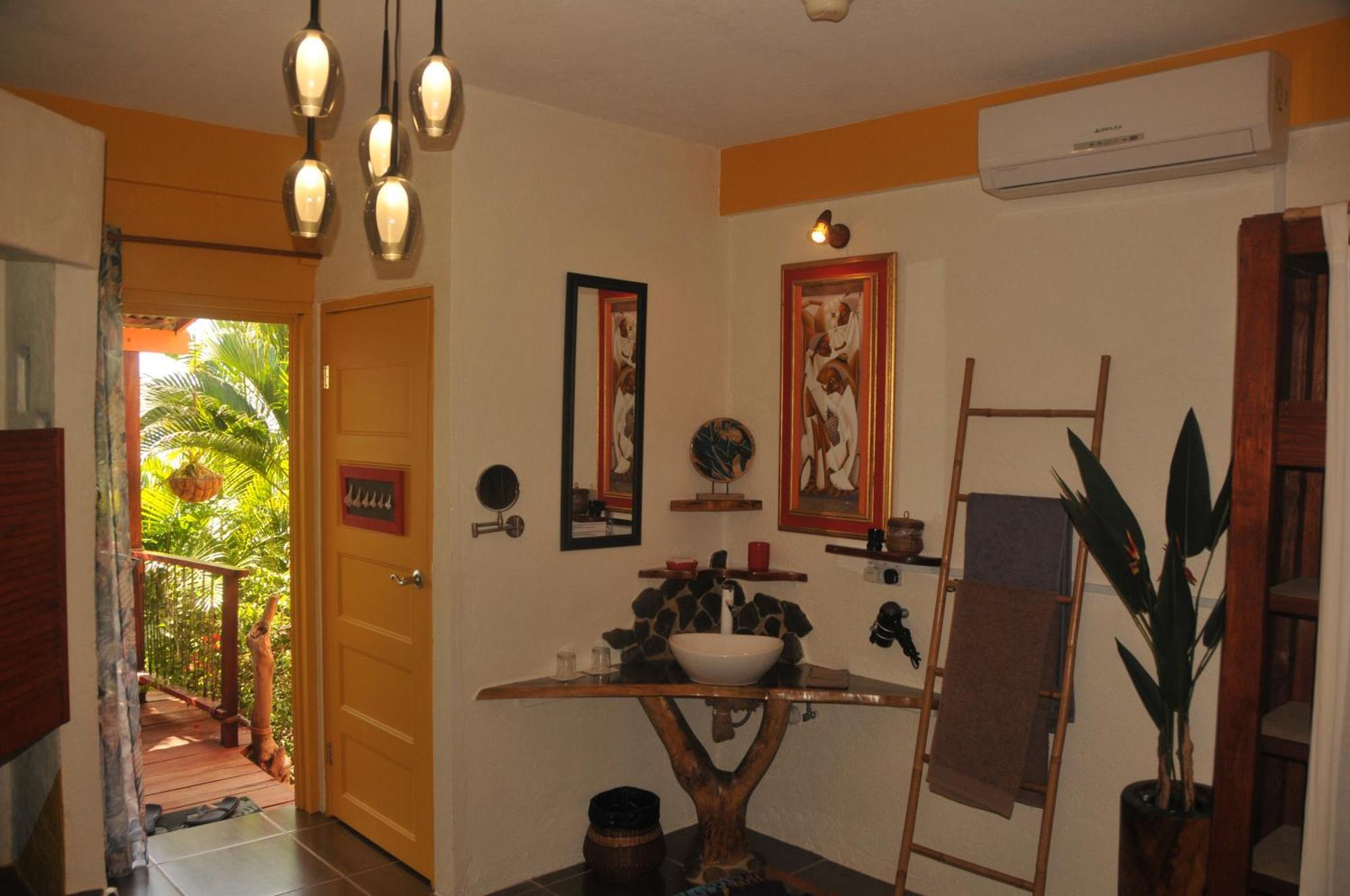 Mango Island Lodges Saint Joseph Exterior foto